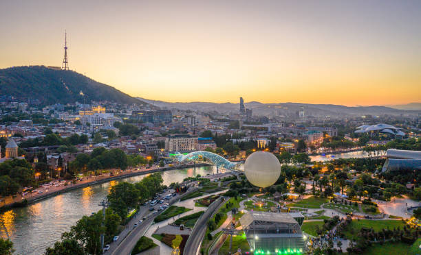 Panoramski pogled na Tbilisi in reko Mtkvari