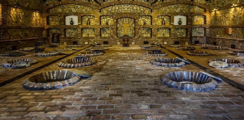 Tradicionalno kletarstvo in tisočletne amfore Qvevri